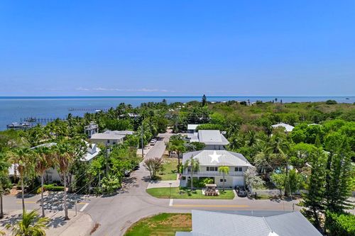 221 Tarpon Street, Key Largo, FL, 33070 | Card Image