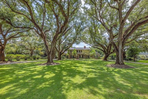 1231 Bayou Black Dr, Houma, LA, 70360-7510 | Card Image