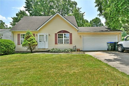 906 Elizabeth Ct, Cuyahoga Falls, OH, 44221-5000 | Card Image