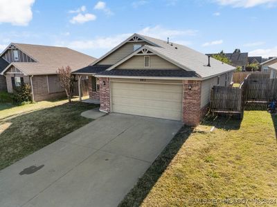 4012 W 104th Street S, House other with 3 bedrooms, 2 bathrooms and null parking in Jenks OK | Image 2