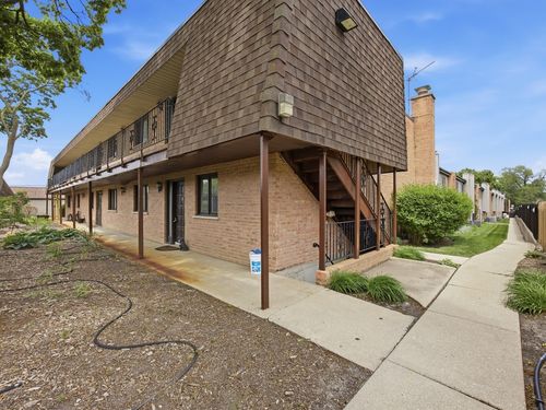 1c-520 E Main St, Barrington, IL, 60010-3385 | Card Image