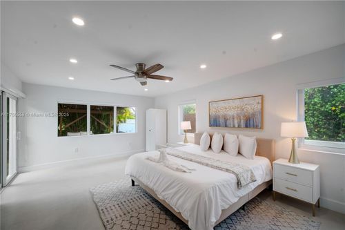 646 Ne 114th St, Biscayne Park, FL, 33161-6202 | Card Image