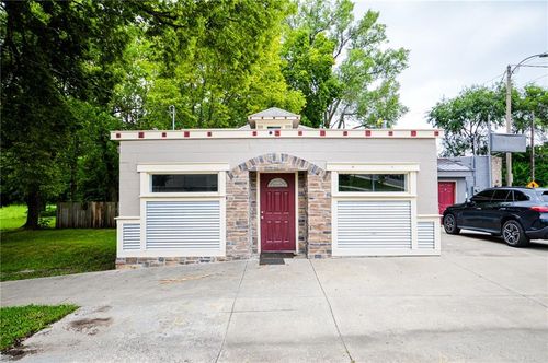 1239 W South Ave, Independence, MO, 64050-4234 | Card Image