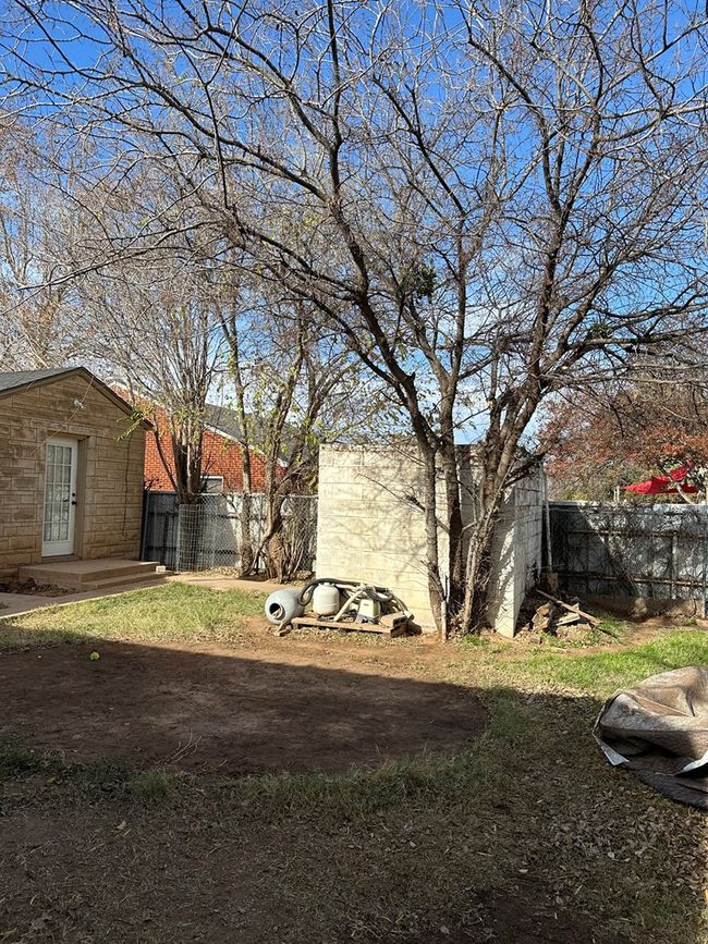 2812 Avenue V, House other with 4 bedrooms, 3 bathrooms and 2 parking in Snyder TX | Image 33