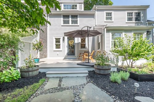 1-18 Pine St, Newburyport, MA, 01950-3208 | Card Image