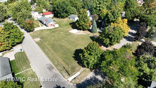 224 Prospect St, Vassar, MI, 48768-1612 | Card Image