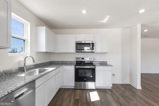215 Landing Blvd, House other with 3 bedrooms, 2 bathrooms and null parking in WoodBine GA | Image 4