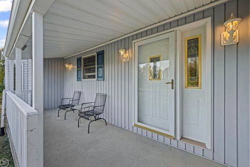 300 Parkwood Dr, Metamora, MI, 48455-9337 | Card Image