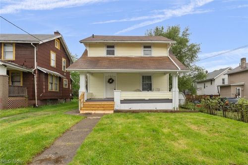329 Girard Ave Ne, Canton, OH, 44704-2141 | Card Image