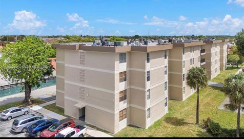 209-1805 W 56th St, Hialeah, FL, 33012-7301 | Card Image