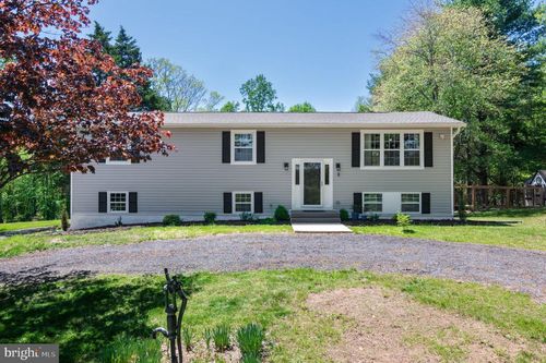 7612 Leeds Manor Rd, MARSHALL, VA, 20115-2652 | Card Image