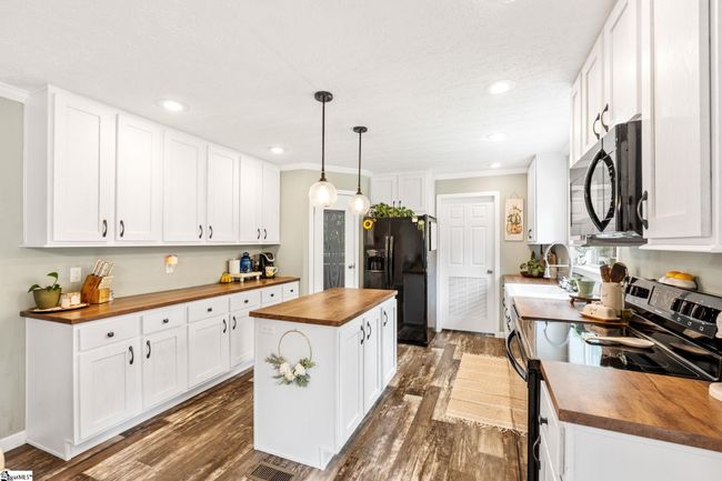 250 Mattie Campbell Rd, Home with 4 bedrooms, 2 bathrooms and null parking in Honea Path SC | Image 11