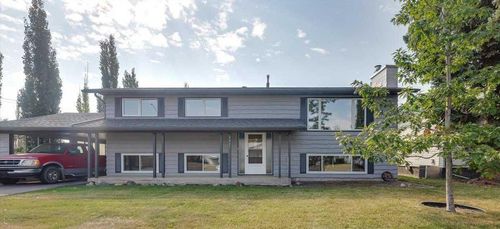 5607 48 Avenue, Lacombe, AB, T4L1M7 | Card Image