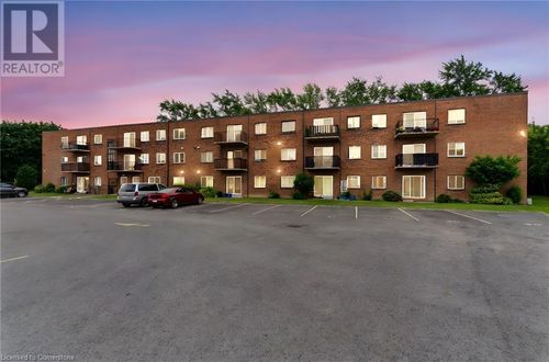 23-456 Carlton St, Saint Catharines, ON, L2M4X1 | Card Image