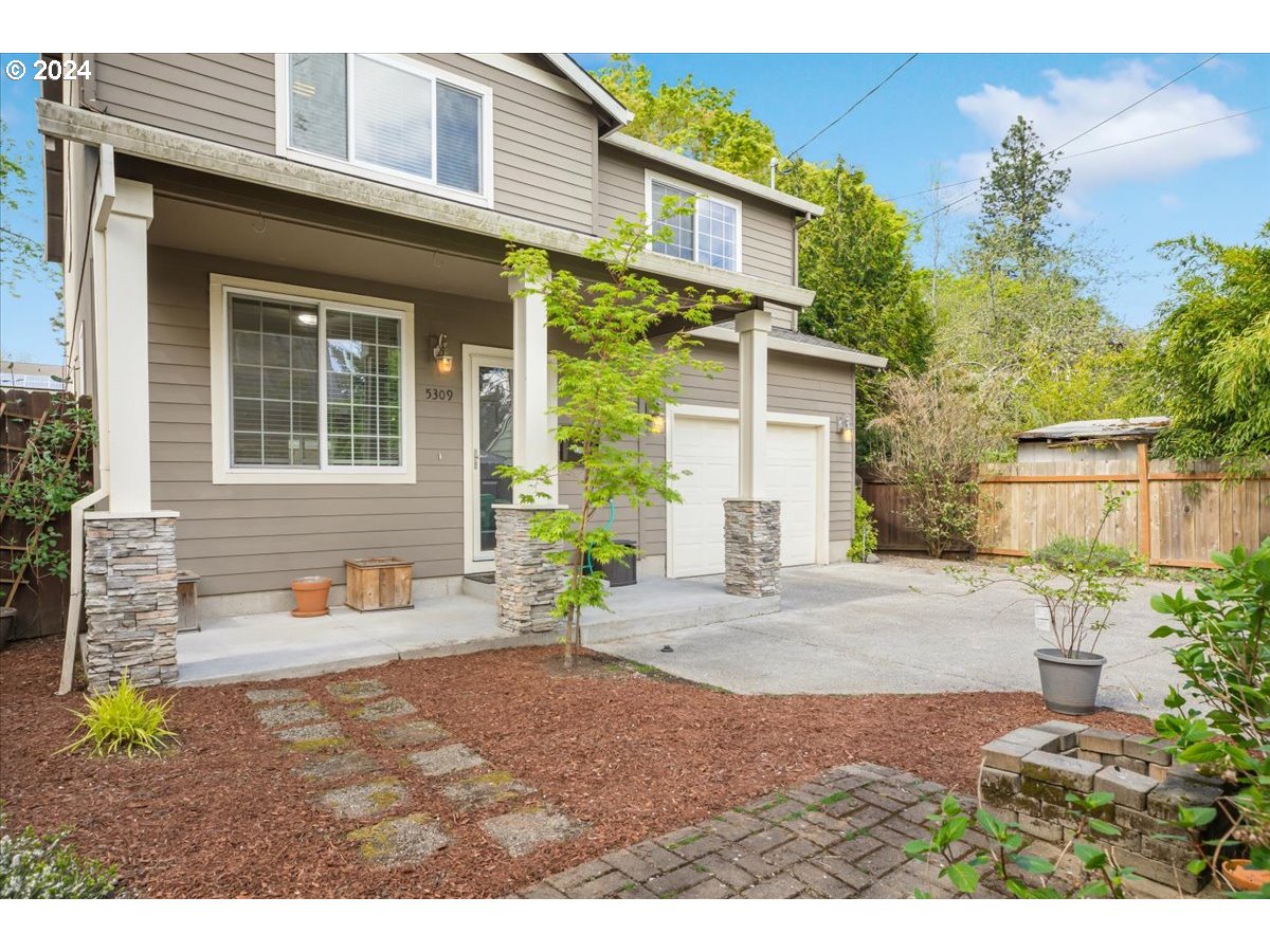 52nd Ave, Portland, OR 97218