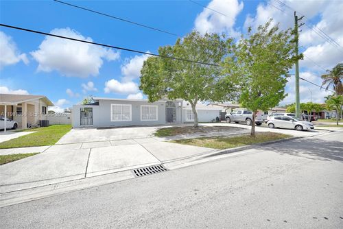 756 W 53rd St, Hialeah, FL, 33012 | Card Image