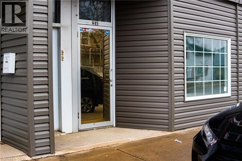 251 Church St, Saint Catharines, ON, L2R3E8 | Card Image