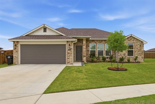 1413 E 150th St S, Glenpool, OK, 74033-4390 | Card Image