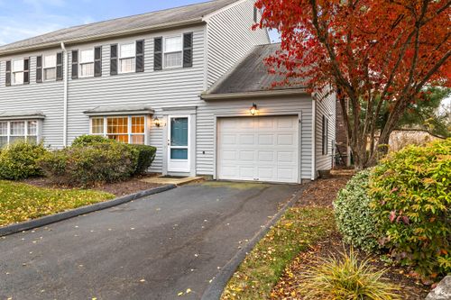 3-3 Sandgate Cir, Madison, CT, 06443-3453 | Card Image