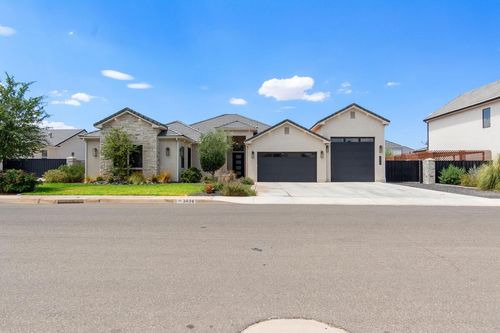 3834 S Mckenzie Ln, Washington, UT, 84780-2757 | Card Image