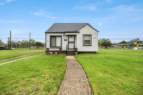 19365 Fenmore St, Detroit, MI, 48235-2252 | Card Image