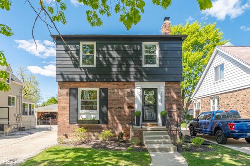 1412 Brys Dr, Grosse Pointe Woods, MI, 48236-1061 | Card Image