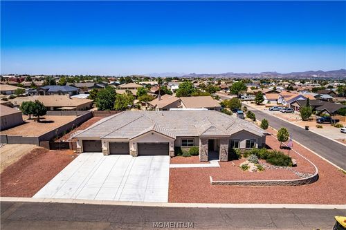 2347 Pueblo Dr, Kingman, AZ, 86401-7368 | Card Image