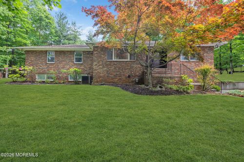 70 Line Rd, Holmdel, NJ, 07733-1659 | Card Image