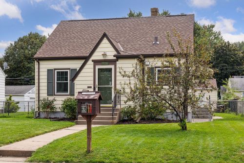 928 Iowa Ave W, Saint Paul, MN, 55117-3356 | Card Image