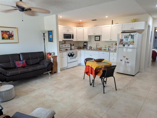 q7-2800 Indian River Blvd, Vero Beach, FL, 32960-4247 | Card Image