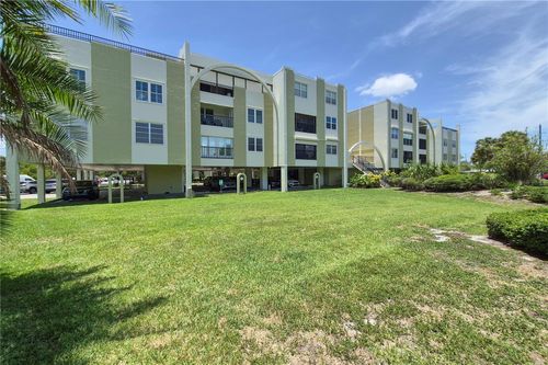 209-4681 1st St Ne, ST PETERSBURG, FL, 33703-4945 | Card Image