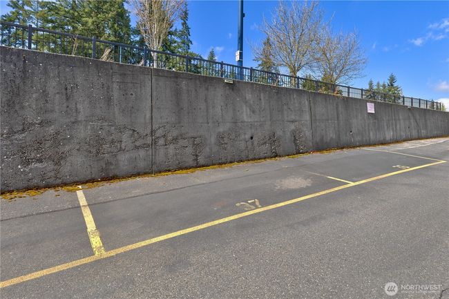 Assigned Parking space | Image 22