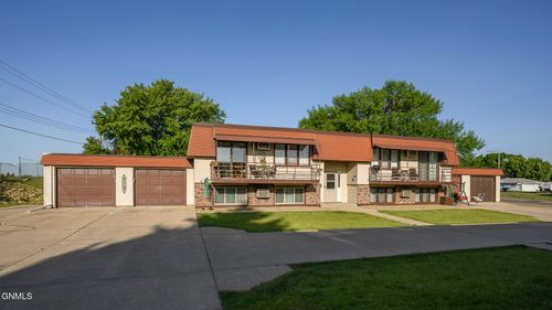 1-601 E Interstate Ave, Bismarck, ND, 58503-1174 | Card Image