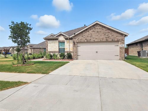 8528 Berry Crest St, Fort Worth, TX, 76179-3194 | Card Image