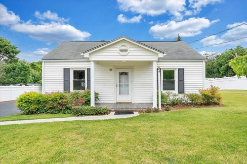 40 Upland Dr, Salem, VA, 24153-7130 | Card Image