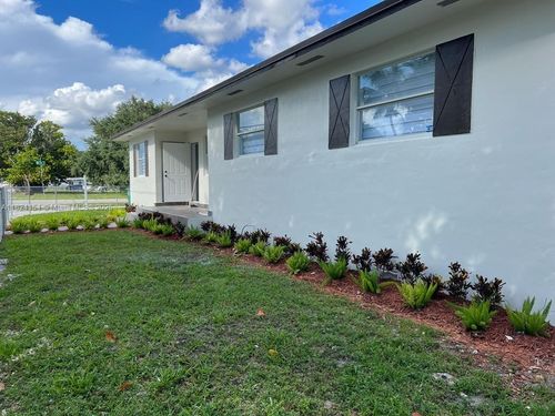 7545 10th Ave, Miami, FL, 33150-3322 | Card Image