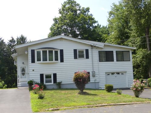18 Starlet Ln, Waterbury, CT, 06704-2126 | Card Image