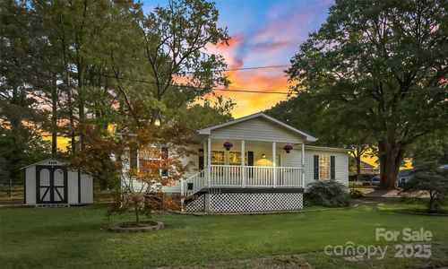 515 Willow St, Lincolnton, NC, 28092-2461 | Card Image