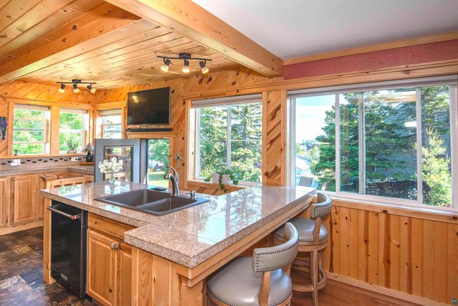 206 N Broadway Ave, House other with 2 bedrooms, 2 bathrooms and null parking in Grand Marais MN | Image 12