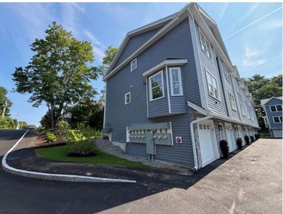 7 - 32 Charter Street, Condo with 2 bedrooms, 1 bathrooms and null parking in Exeter NH | Image 2