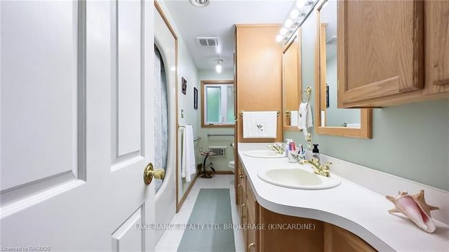 129 Huron Rd, House other with 3 bedrooms, 3 bathrooms and 5 parking in Kincardine ON | Image 29