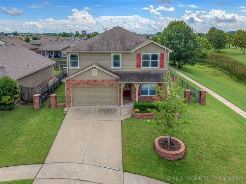 2205 E Fargo St, Broken Arrow, OK, 74012-8798 | Card Image
