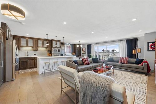 1402-221 W 48th St, Kansas City, MO, 64112-3190 | Card Image