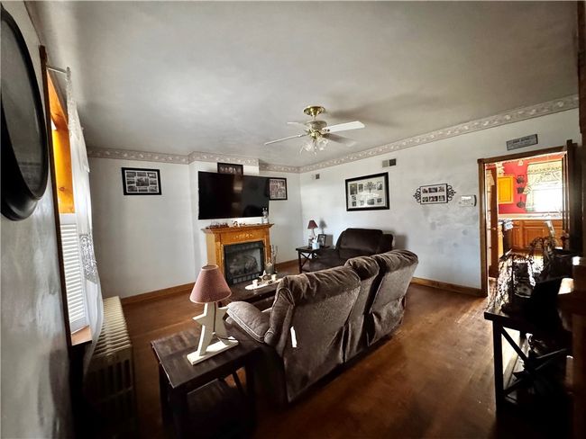 211 Stephens St, House other with 4 bedrooms, 4 bathrooms and 3 parking in Vanderbilt PA | Image 16