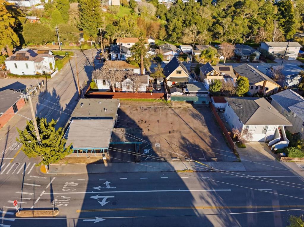 Commercial Sale in Santa Cruz 2