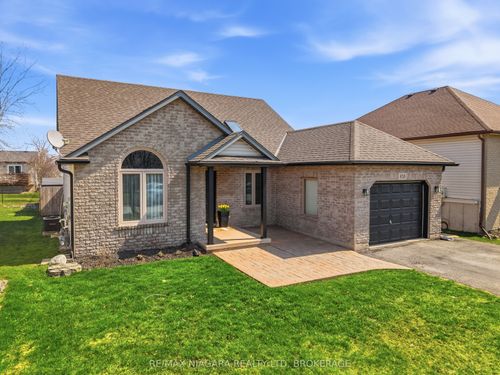 858 Canada Dr, Fort Erie, ON, L2A6E9 | Card Image