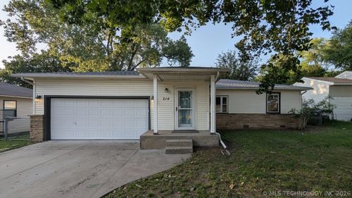 214 Urbana St, Broken Arrow, OK, 74012-6431 | Card Image