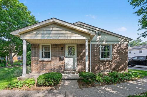 38211 Carolon Blvd, Westland, MI, 48185-8702 | Card Image