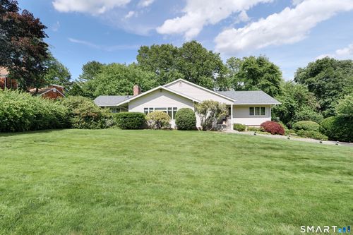 67 Valley Cir, Fairfield, CT, 06825-1239 | Card Image
