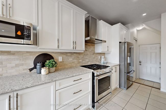 1558 Clitherow St, House other with 4 bedrooms, 3 bathrooms and 1 parking in Milton ON | Image 18
